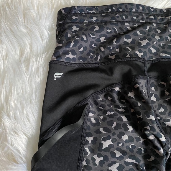 Fabletics High Waisted Leopard Ultracool Leggings - Picture 12 of 16
